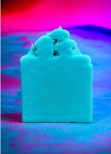 Load image into Gallery viewer, Gardenia Goats Milk Soap
